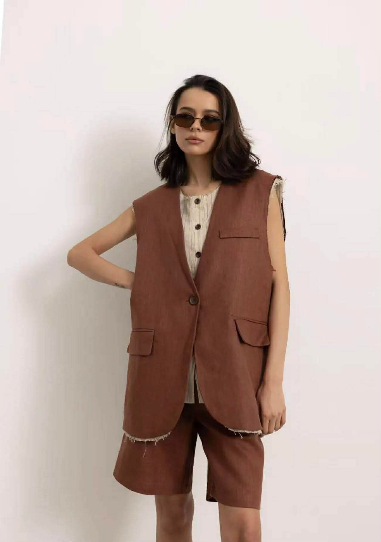 5170 - High-Waisted Tailored Bermuda Shorts - Image 2