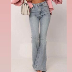 P001 - Plus Size Flared Jeans