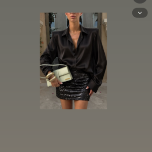 1502 - black shirt
